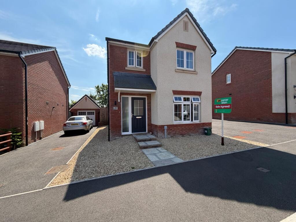 Main image of property: Comin Y Coed, Tonyrefail, Porth
