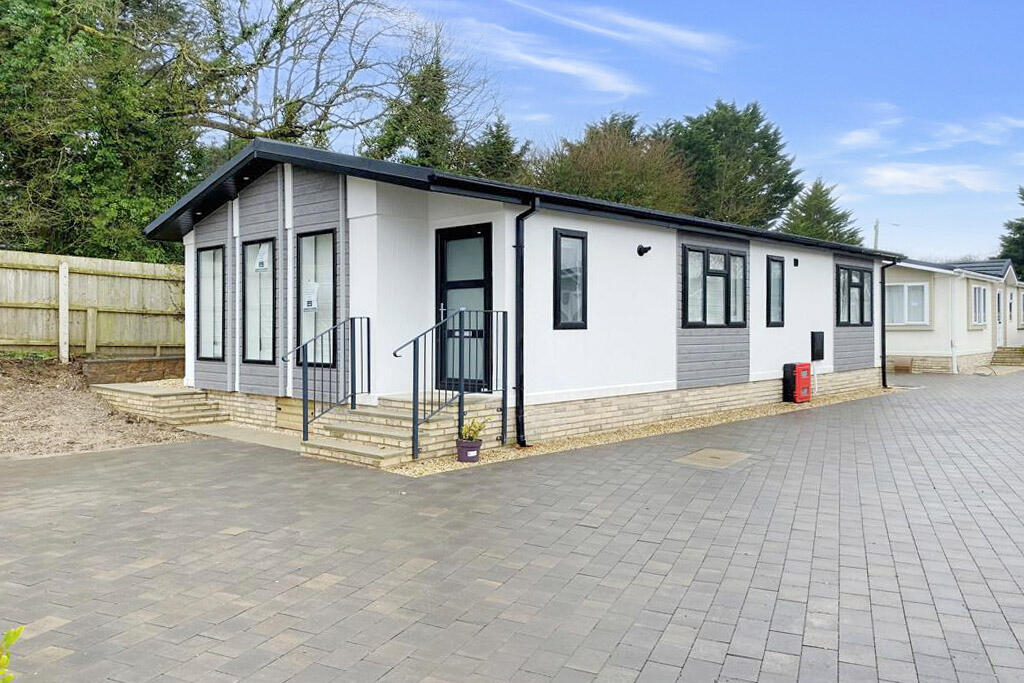 2-bed caravan on Wimborne Country Park, Candy's Lane, Wimborne, BH21, £312,000