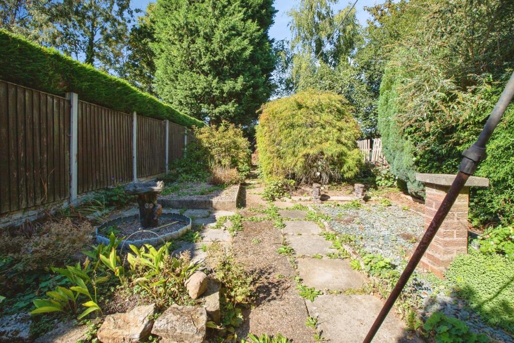 House in Mansfield, Nottinghamshire - View 4