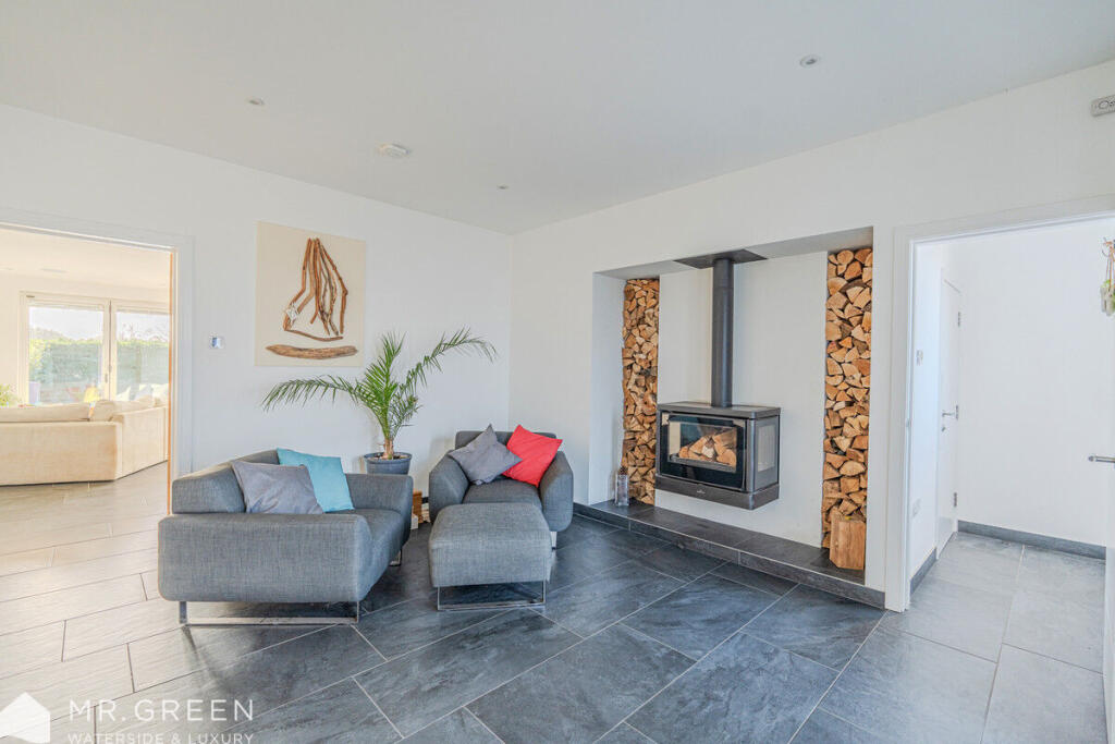 House in Christchurch, Iford, Jumpers Corner - View 4