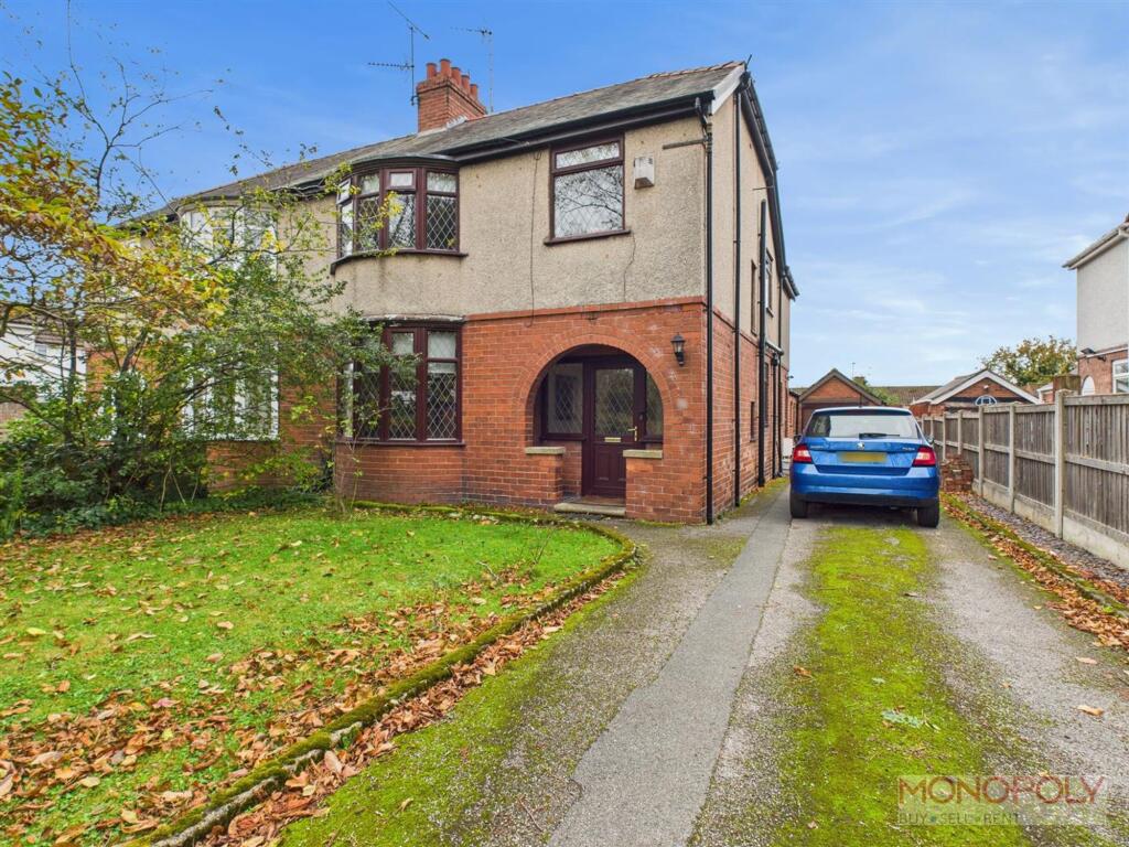 4-bed semi-detached on Park Avenue, Wrexham, LL12, £325,000