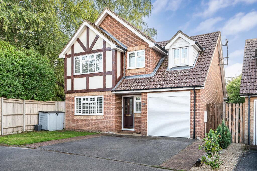 Main image of property: Lindford Chase, Lindford, Bordon, Hampshire, GU35