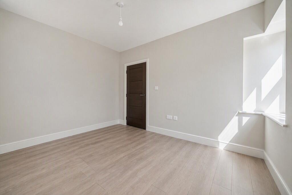 Apartment in Portsmouth, Southsea - More