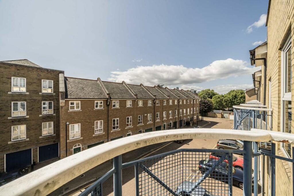 Arden Crescent, Canary Wharf photo 4