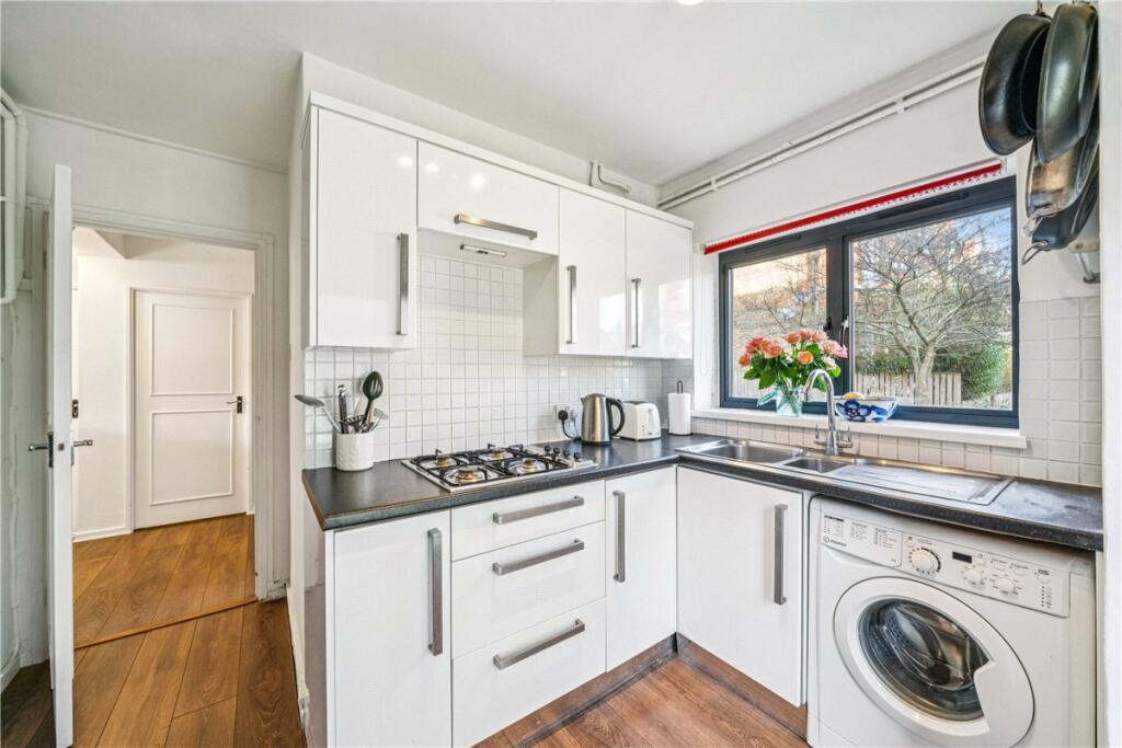 Main image of property: Mayford Close, London, SW12