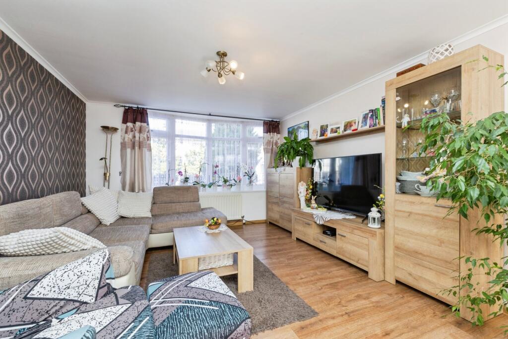 Melsonby Crescent, Darlington, Durham, DL1 photo 3