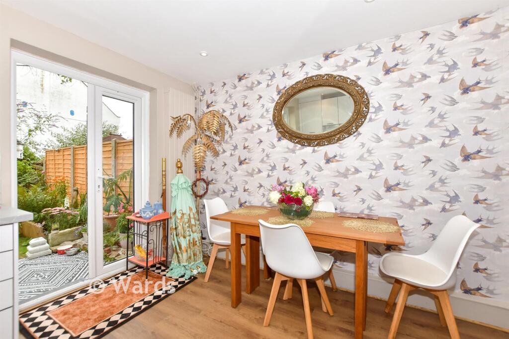 House in Sandgate, Golden Valley - More