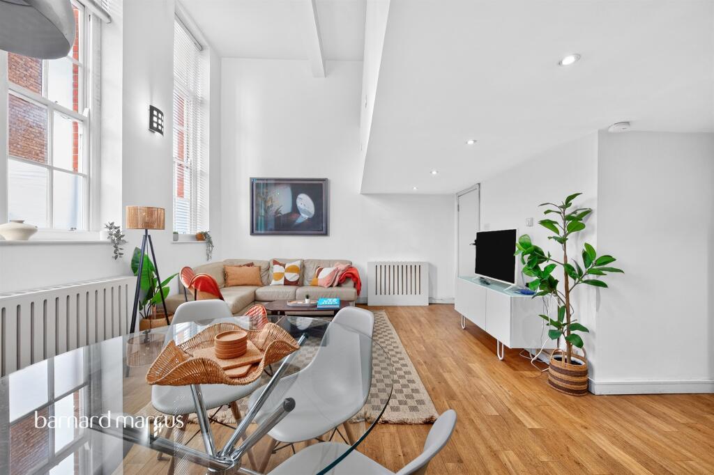 Apartment in London - More