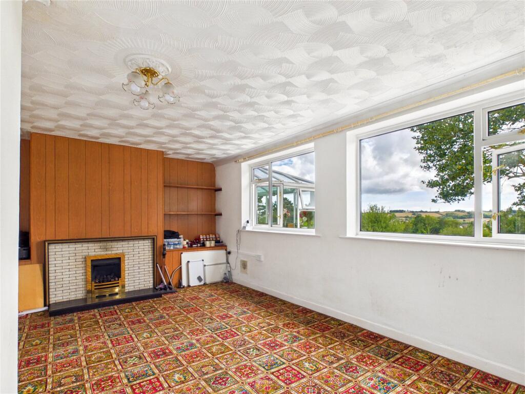 House in Pembroke, Monkton - More