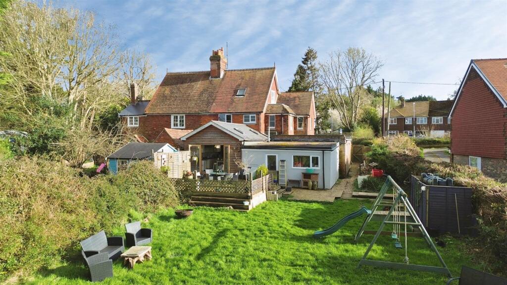 Main image of property: Main Street, Beckley