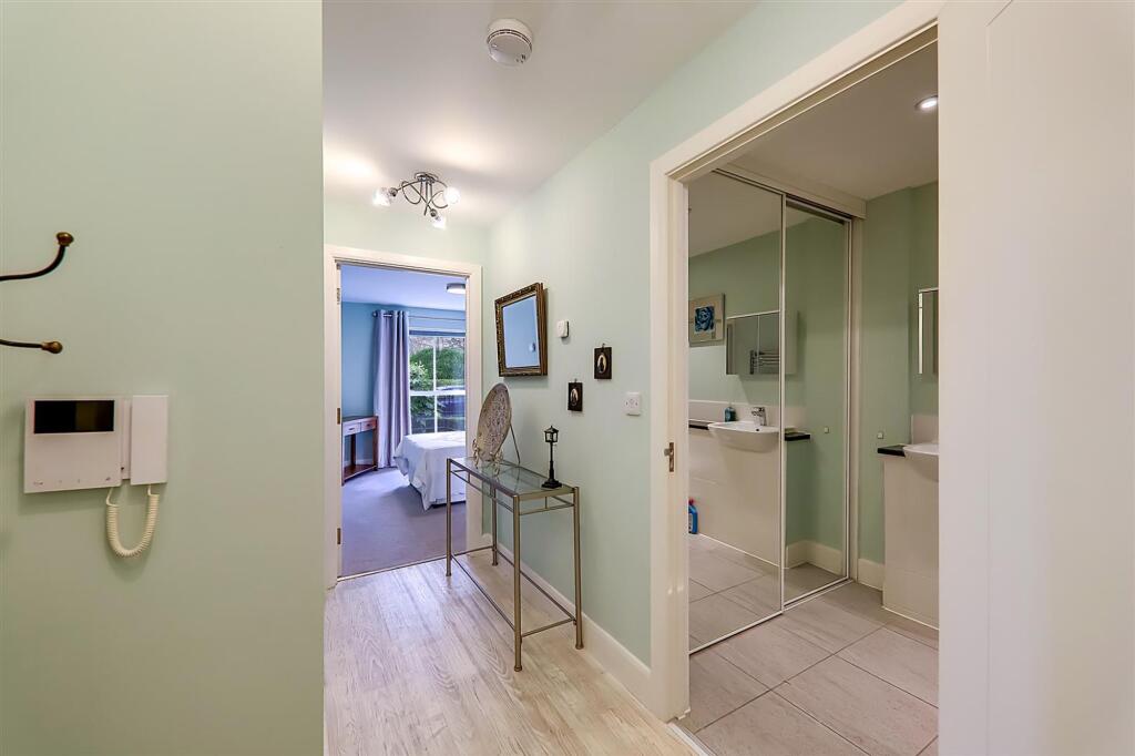 Apartment in Brighton - More