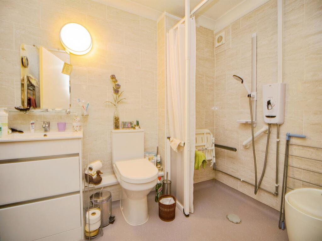 Apartment in Dorchester, Dorset - More