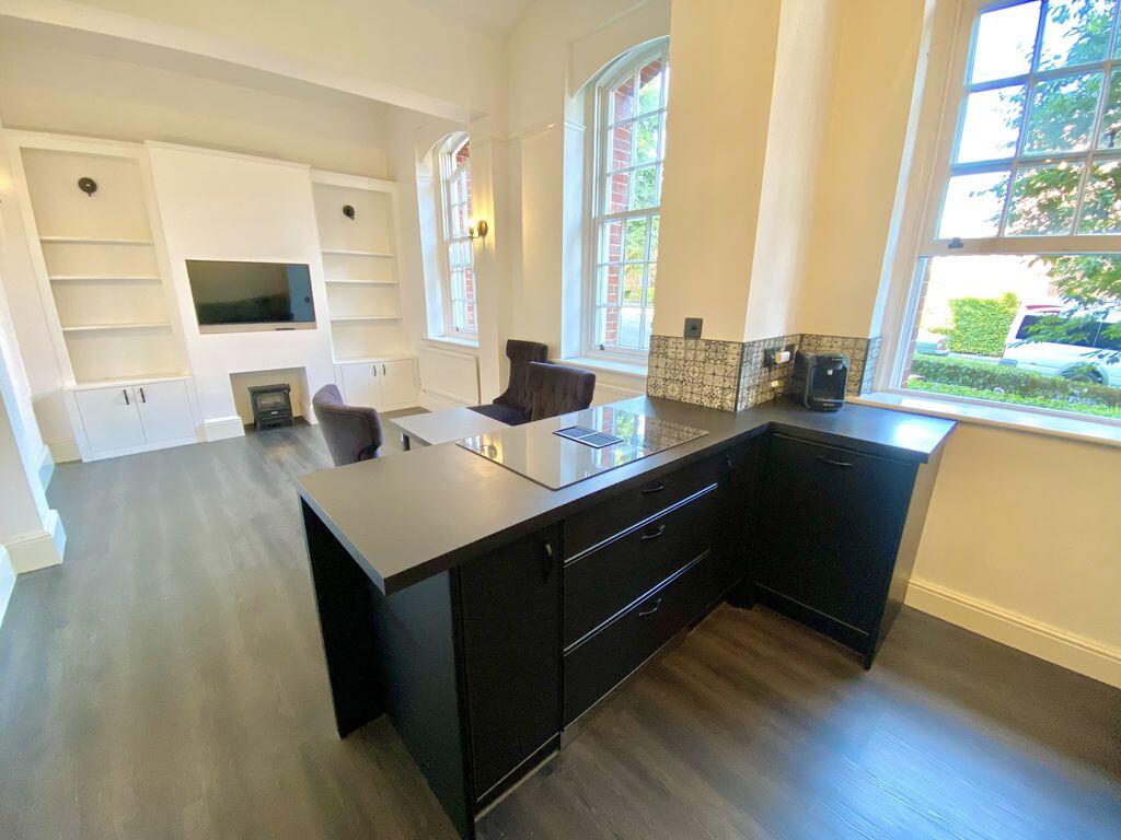 Apartment in Winchester, Wickham - View 5