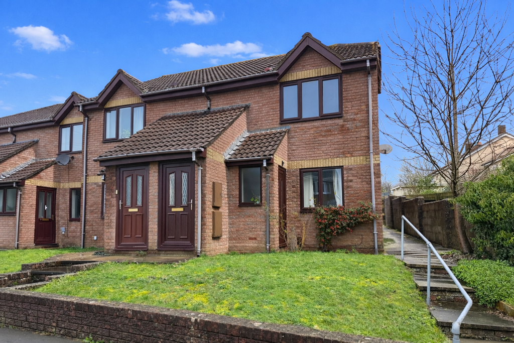 2-bed flat on Whitewell Road, Frome, Somerset, BA11, £150,000