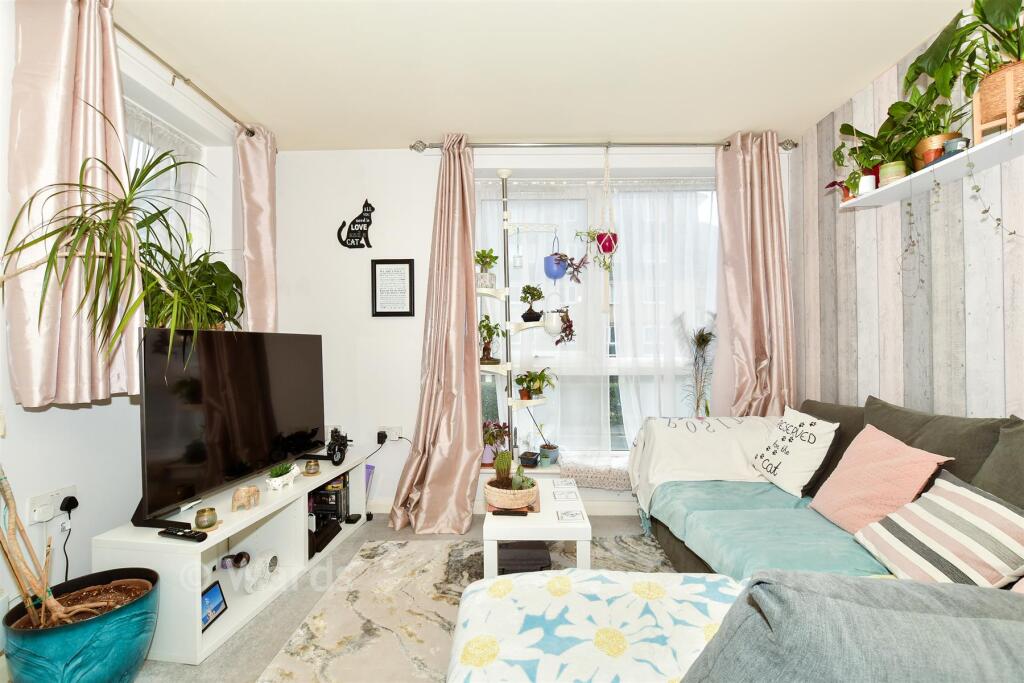Apartment in Maidstone, Kent - View 2