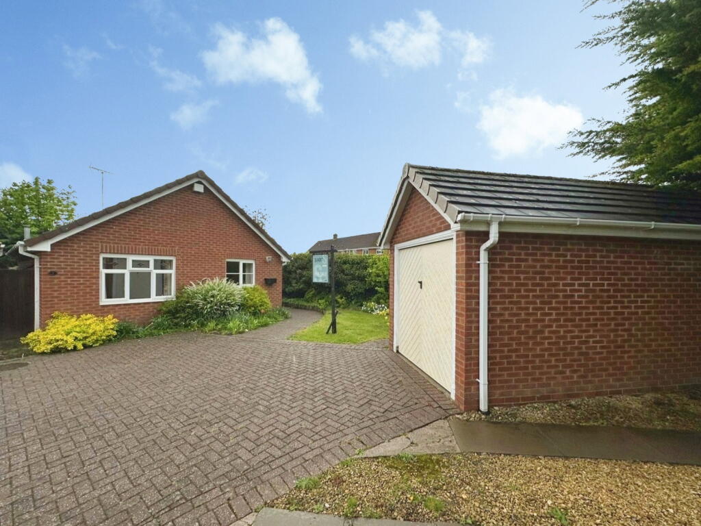 Main image of property: Hazelmere Drive, Castlecroft, Wolverhampton, WV3 8HB