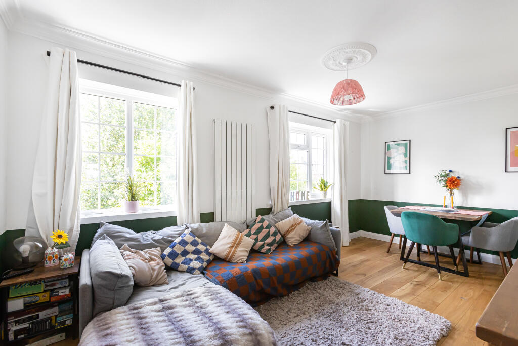 Apartment in Hatfield, Old Hatfield - View 3