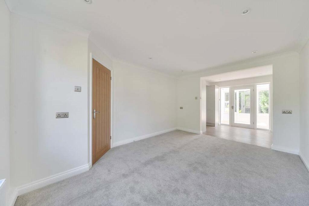 House in Rickmansworth, Cedars Village, Chorleywood - View 5