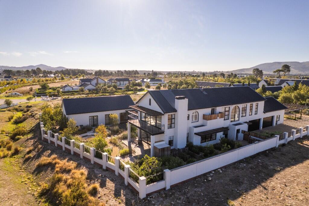 Main image of property: Paarl, Western Cape
