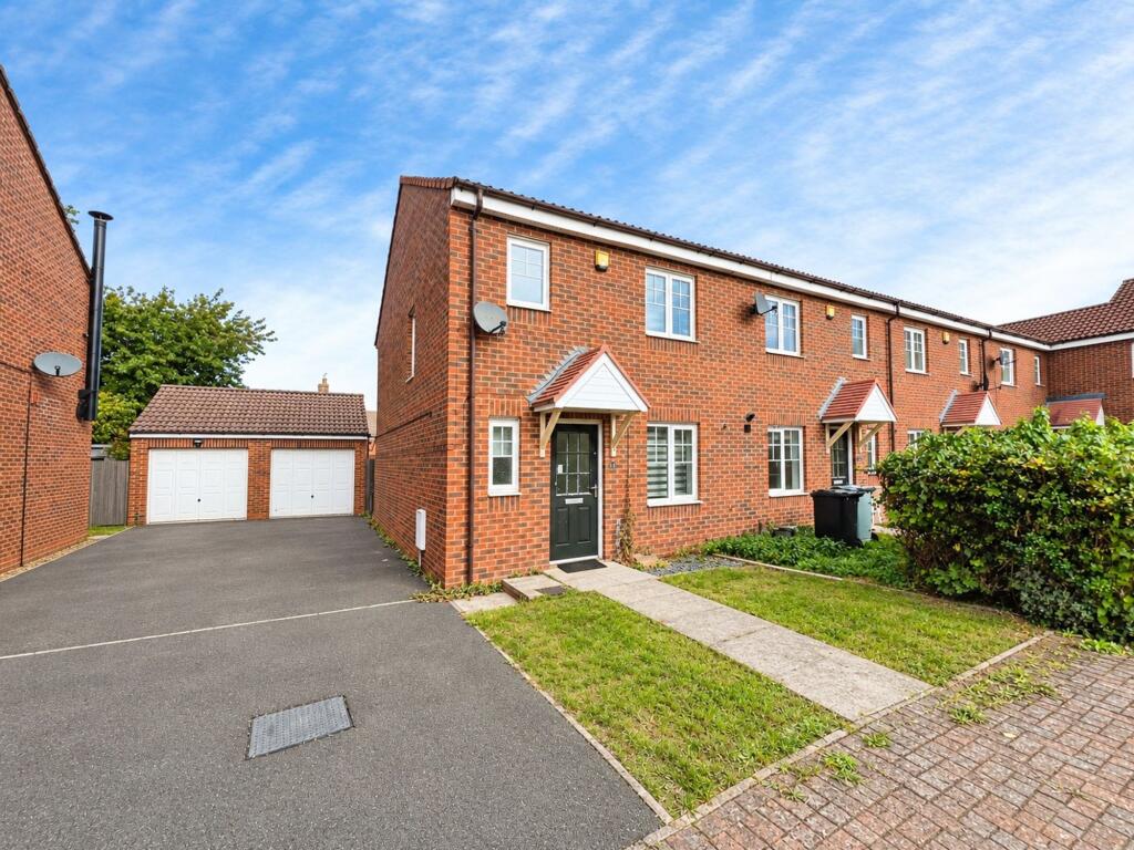 3-bed terraced on Dexter Avenue, Grantham, NG31, £200,000