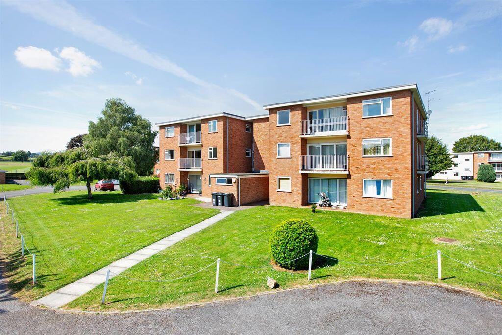 2-bed flat on Galmington, Taunton, £170,000