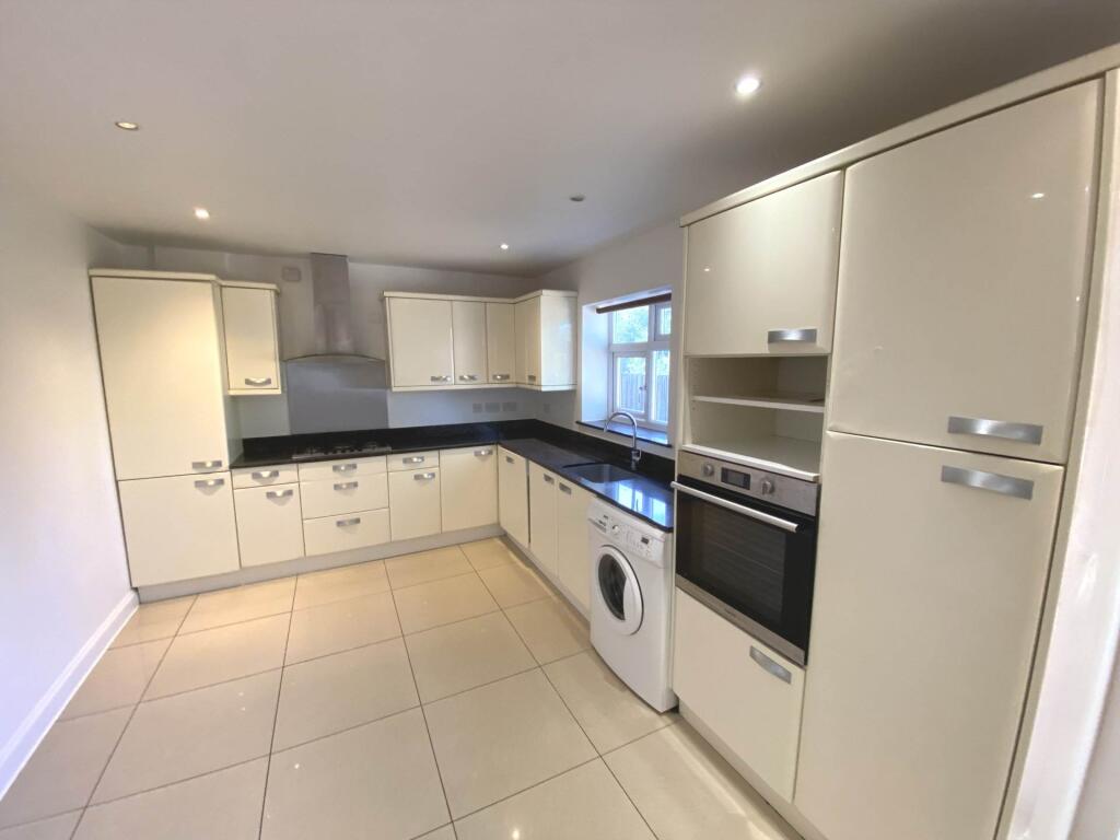 House in Watford - View 5