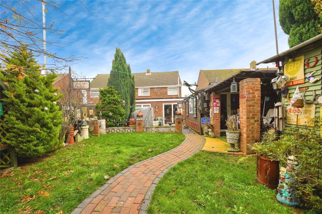 Main image of property: Vale View Road, Aylesham, Canterbury, Kent, CT3