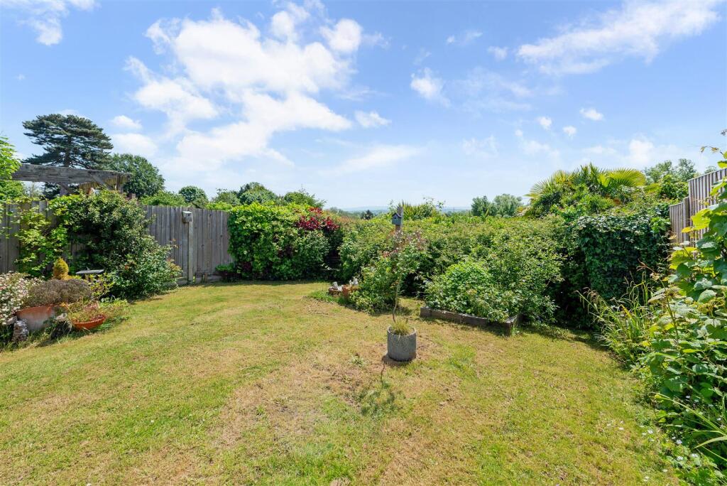 Beck Gardens, Farnham photo 4