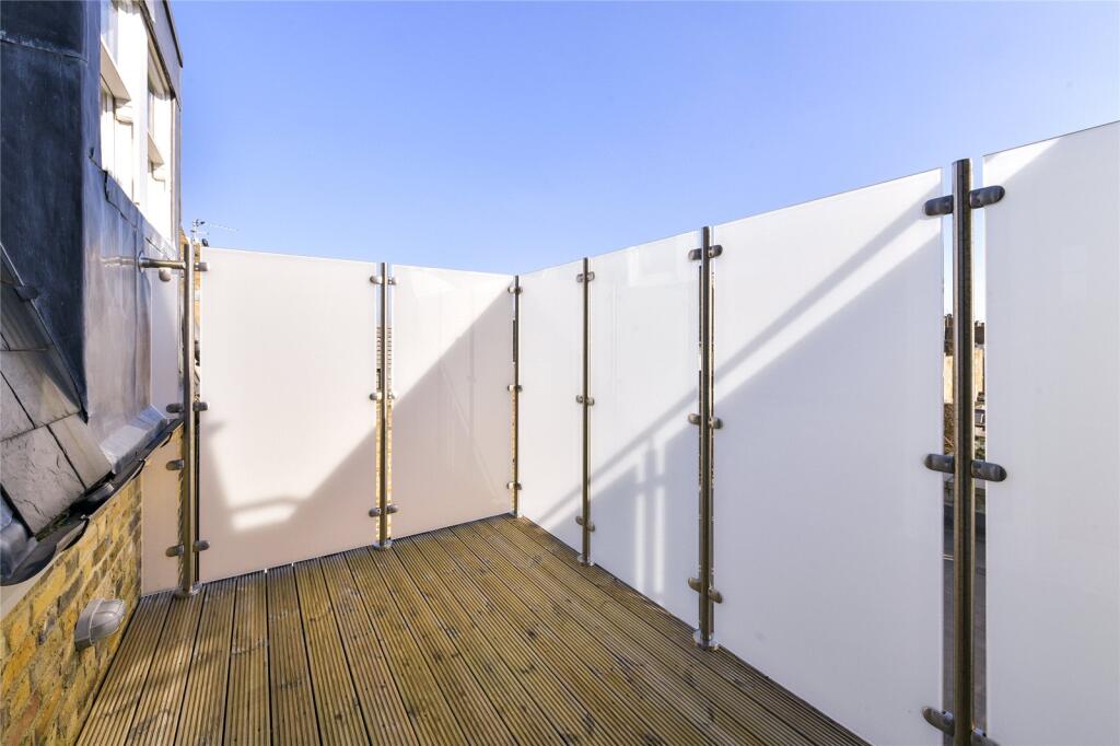 Apartment in London - View 3
