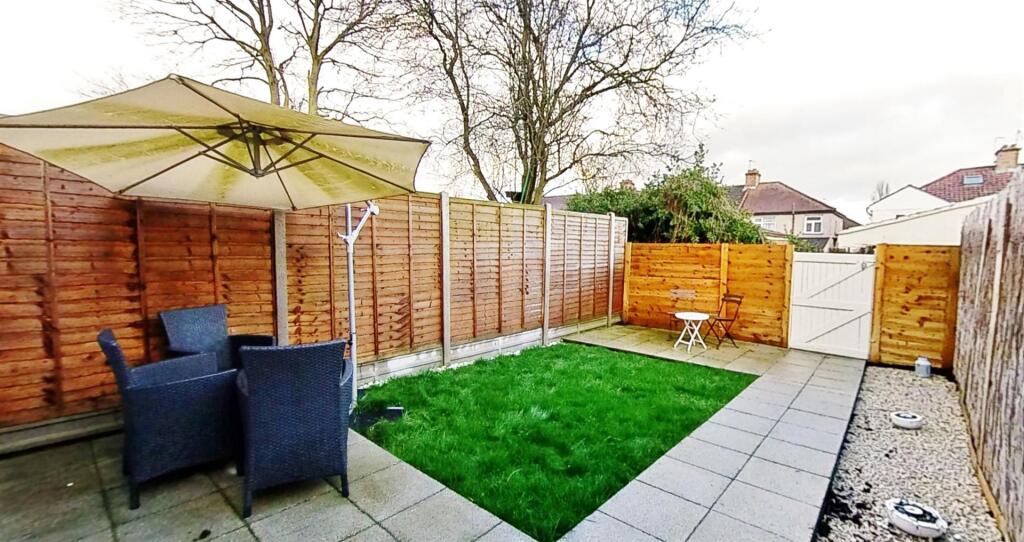 House in Southall - View 4