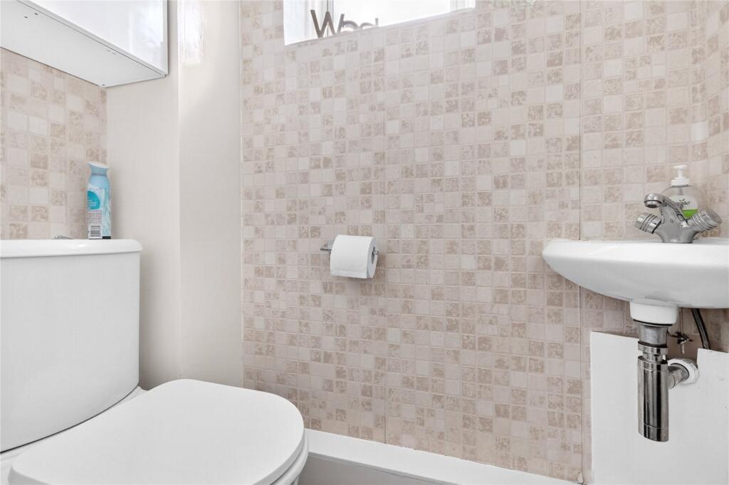 House in Bracknell - More