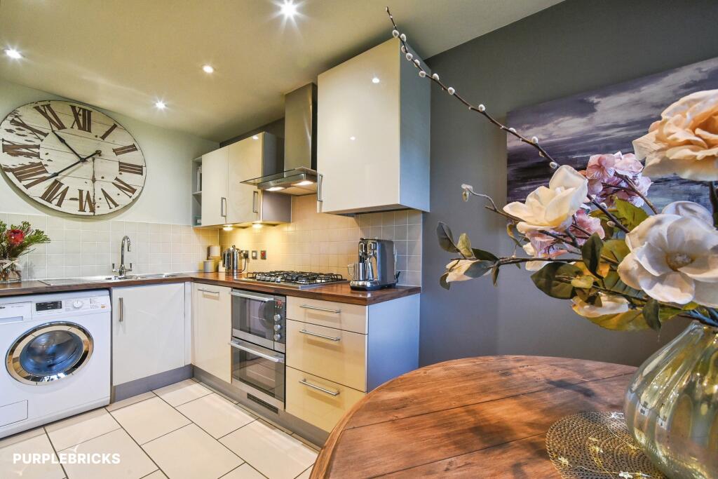 House in Swindon, Calne - More
