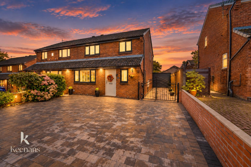 House in Hyndburn, West End