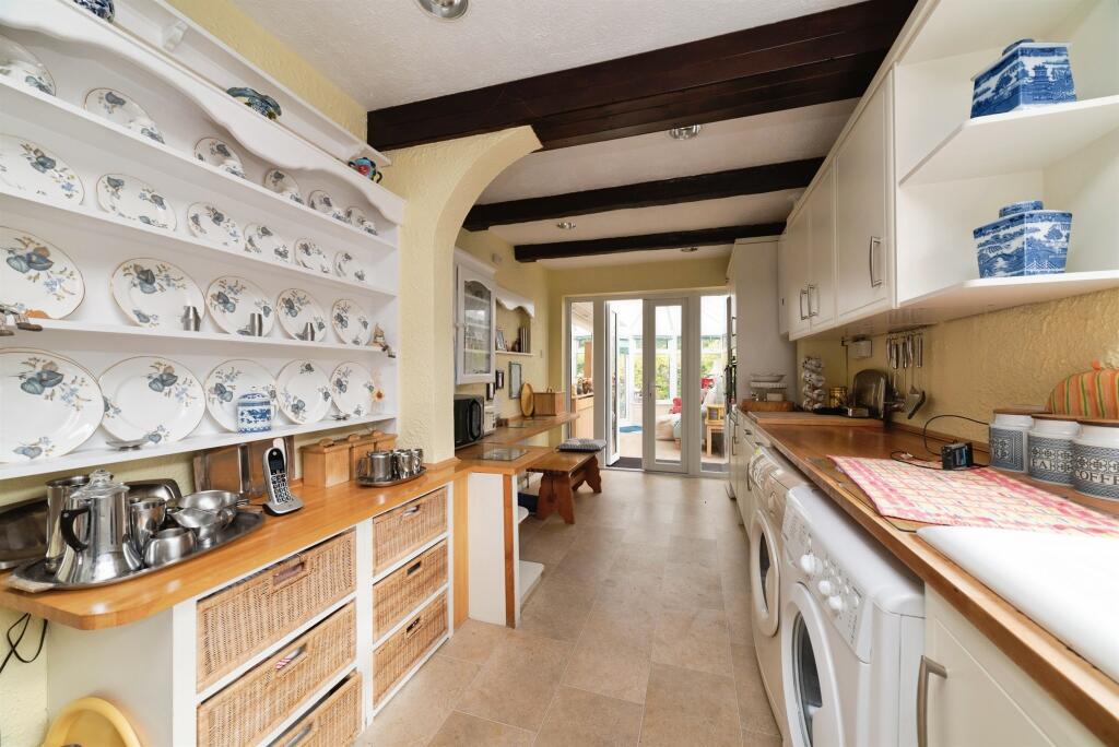 Cedarwood Drive, Hull - View 4