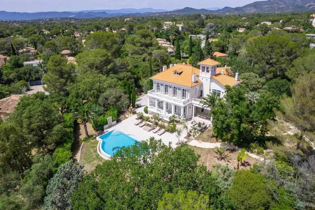 Main image of property: Provence-Alps-Cote d`Azur, Var, St-Raphaël