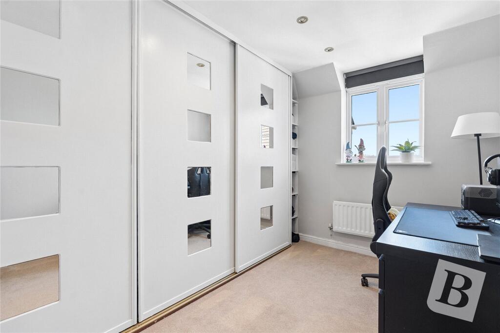 Apartment in Basildon, Wickford - View 5