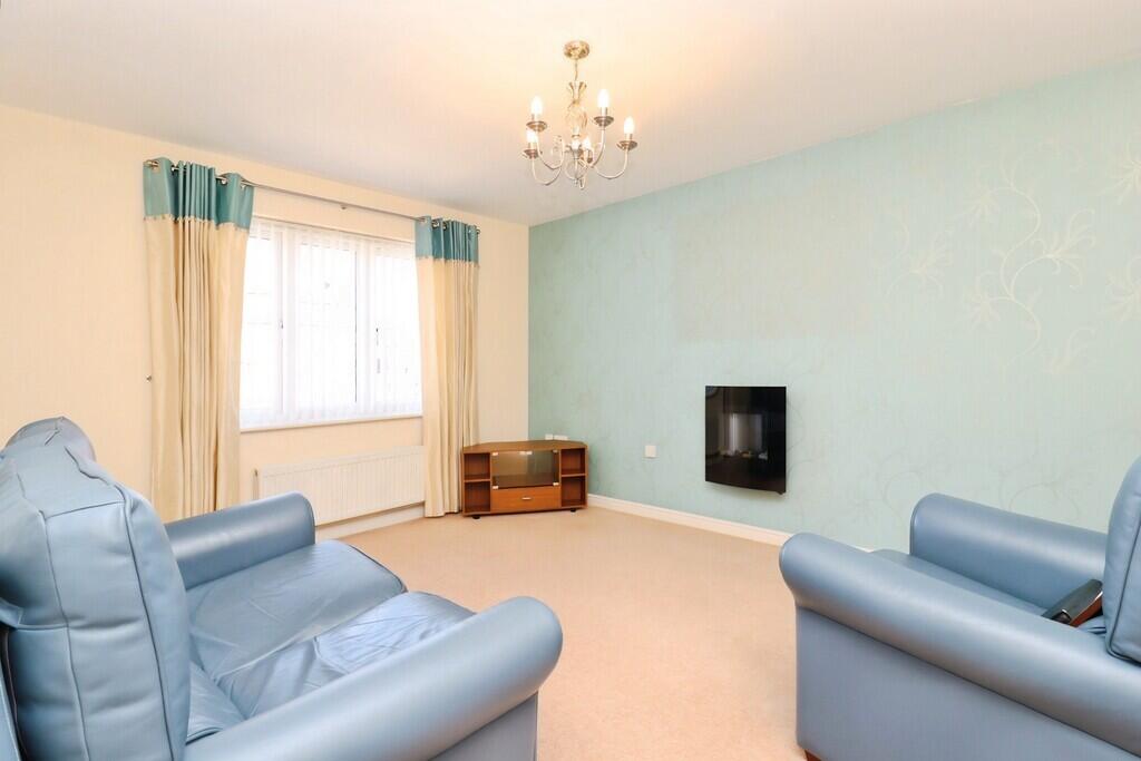 House in Lincoln - View 4
