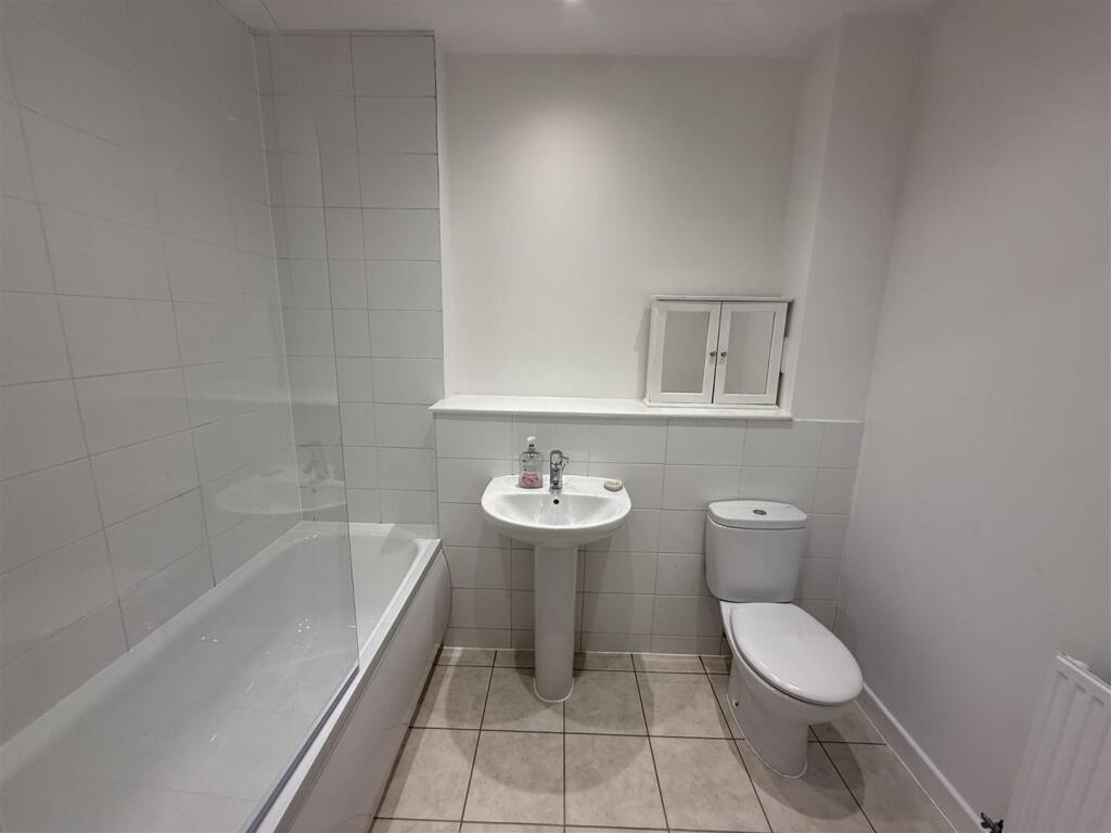 Apartment in Twickenham - More