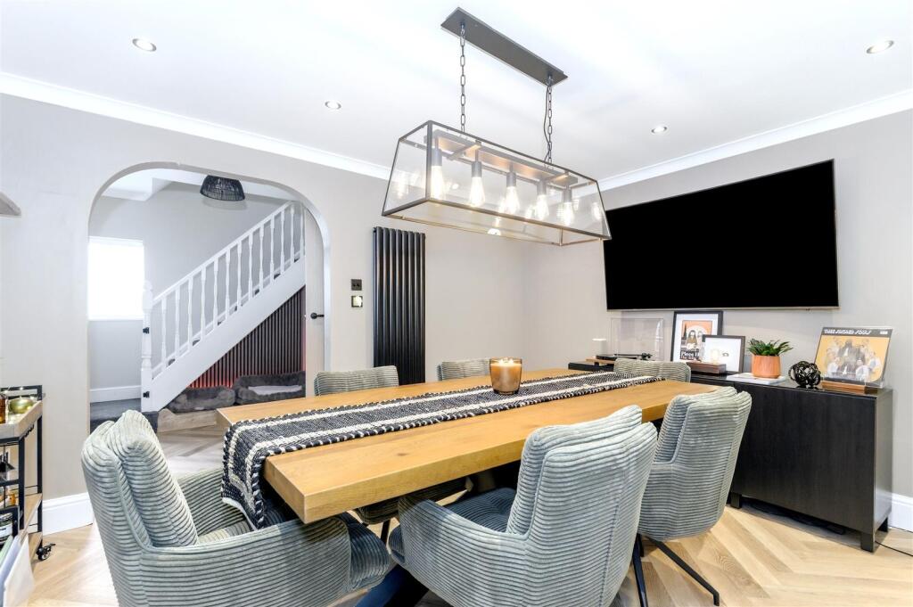 House in Halifax - View 4