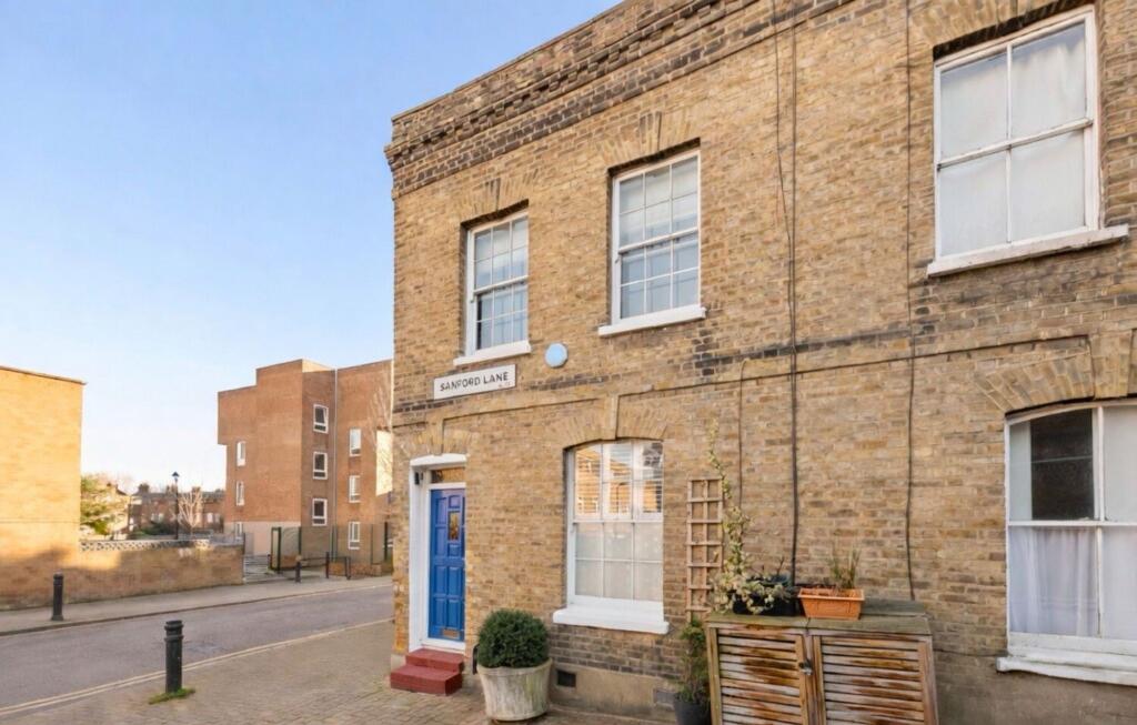 Main image of property: Sanford Lane, Stoke Newington, N16