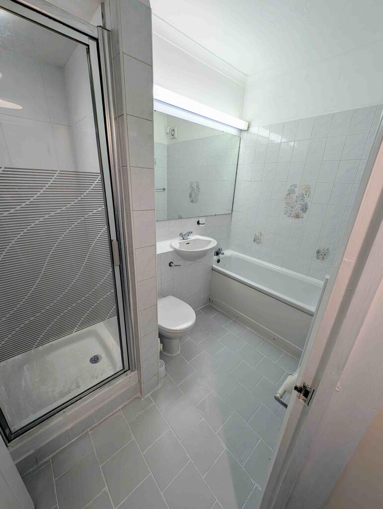 Apartment in Datchet, Windsor and Maidenhead - View 2