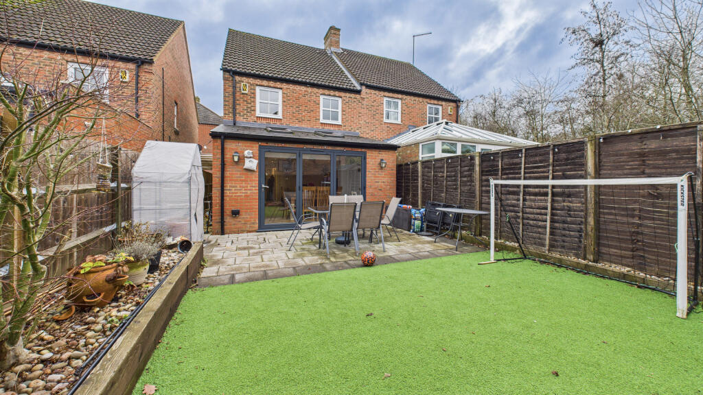 Main image of property: Warbler Close, Aylesbury, Buckinghamshire