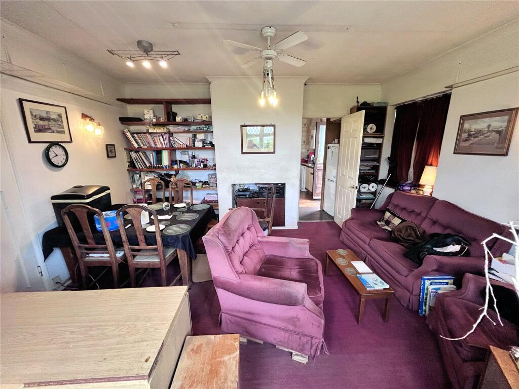 Brookbridge Lane, Datchworth, Hertfordshire, SG3 photo 4