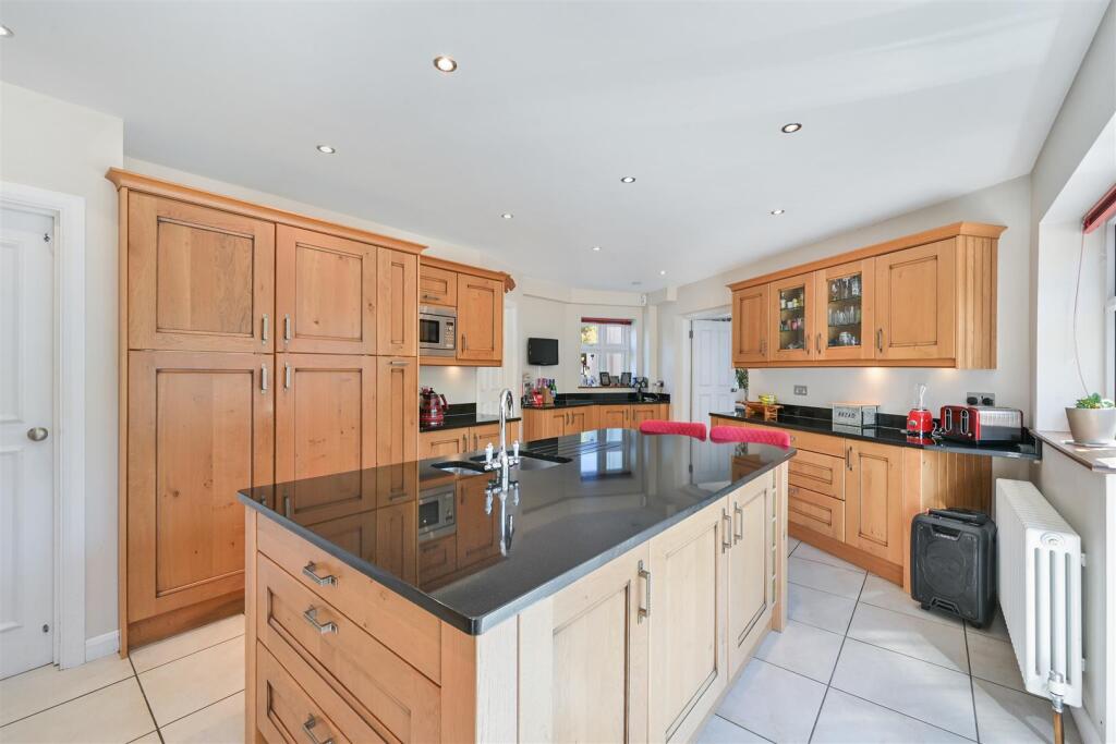 House in Kingston upon Thames - View 4