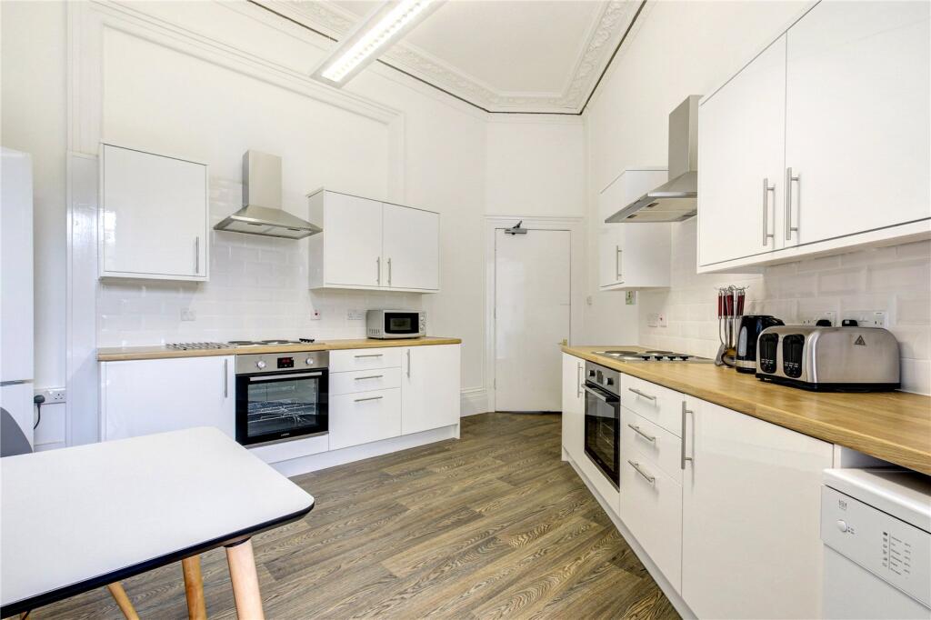9 bedroom terraced house for rent