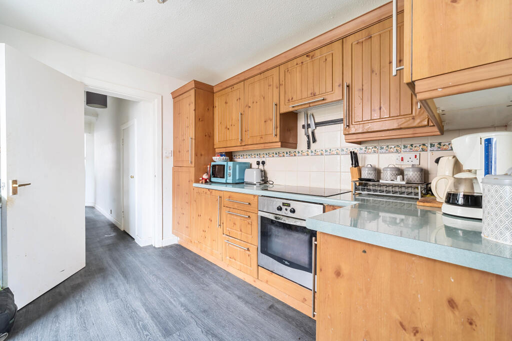 Apartment in Eastleigh - View 3