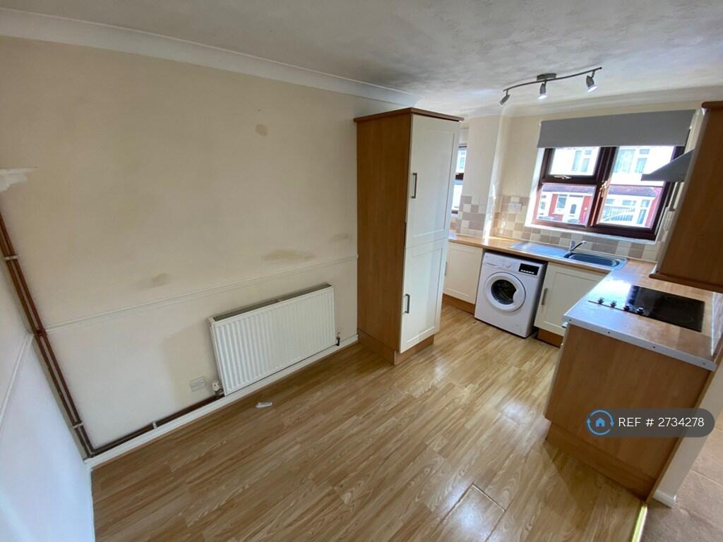 Apartment in Romford - View 4