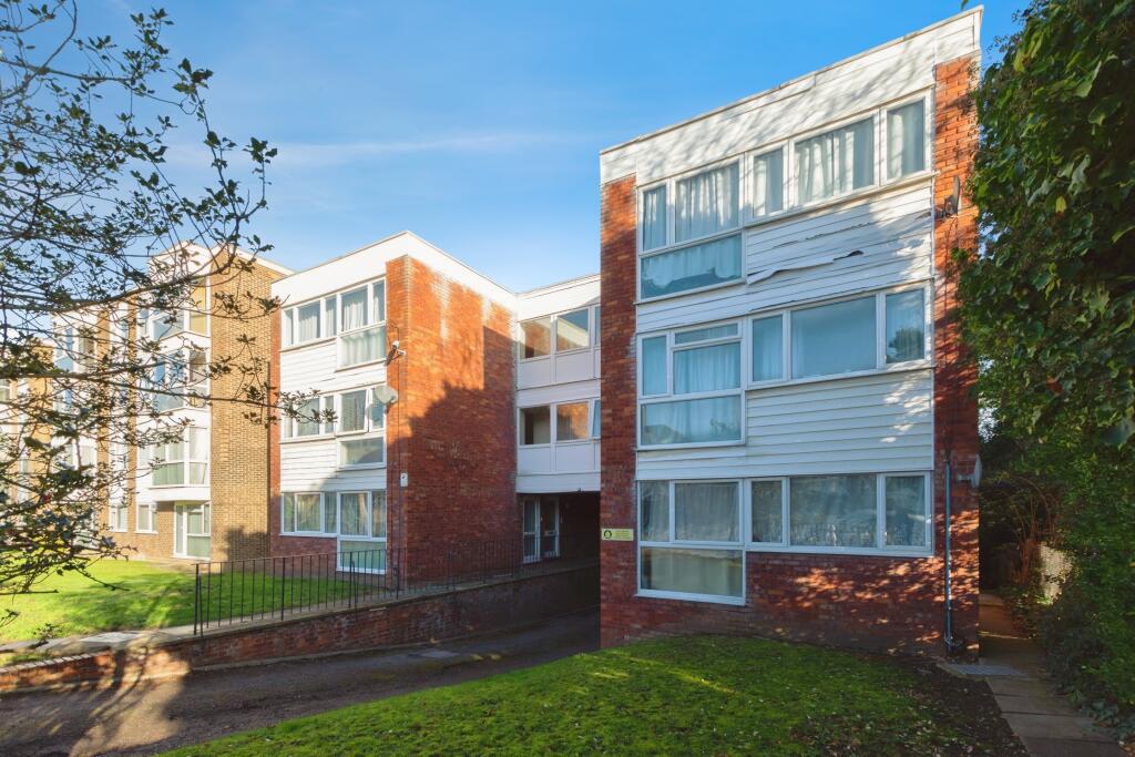22 Lancaster Road, London, SE25 photo 3