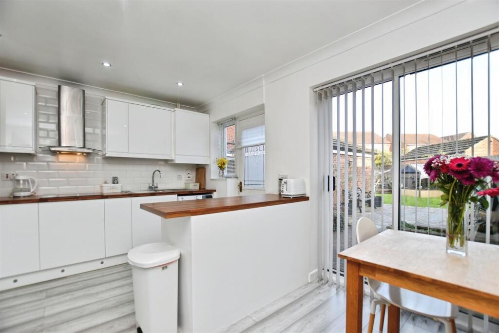 Thompson Road, Hedon photo 3