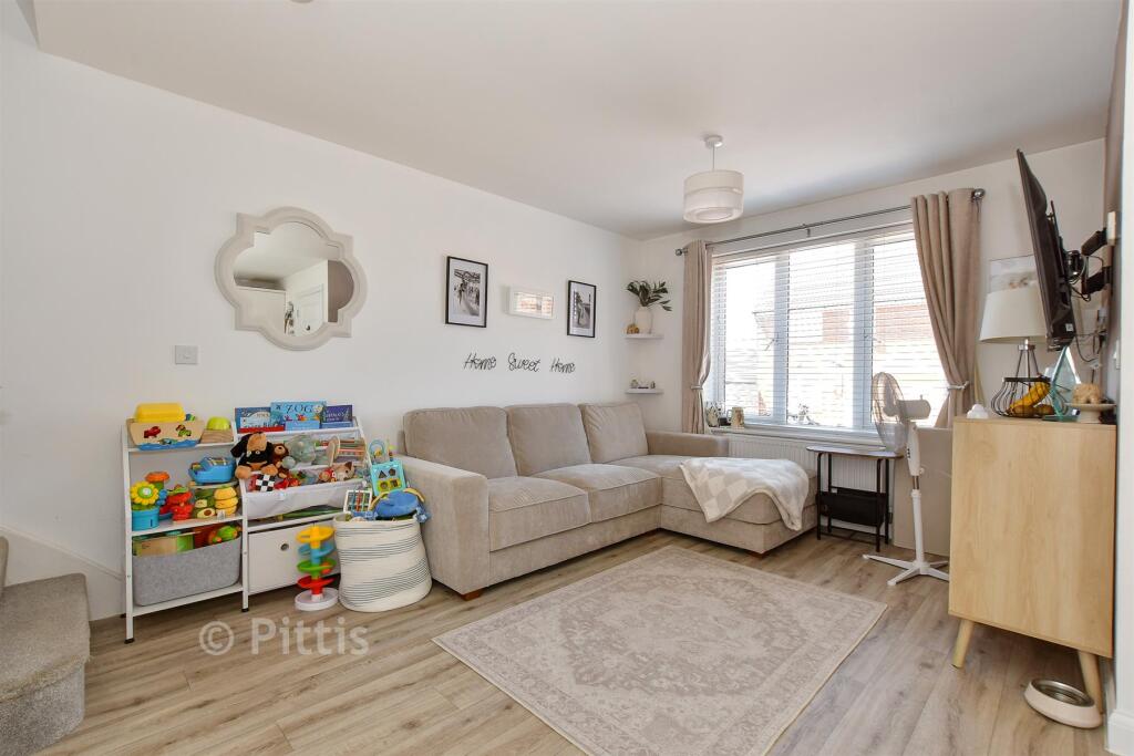 House in East Cowes, Isle of Wight - View 4